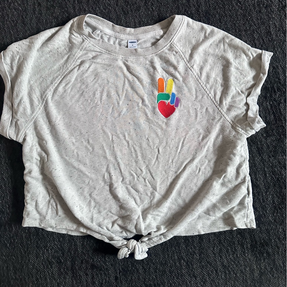 Old Navy cream color Tee with Colorful Hand Design